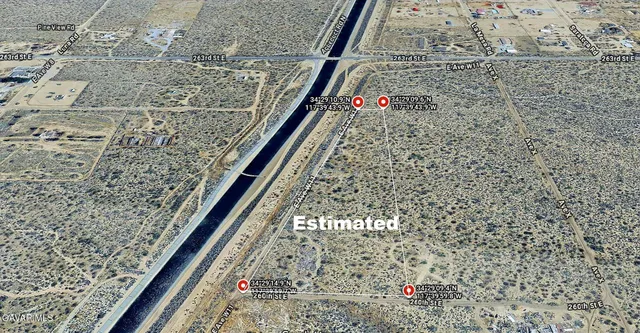 a view of an outdoor space