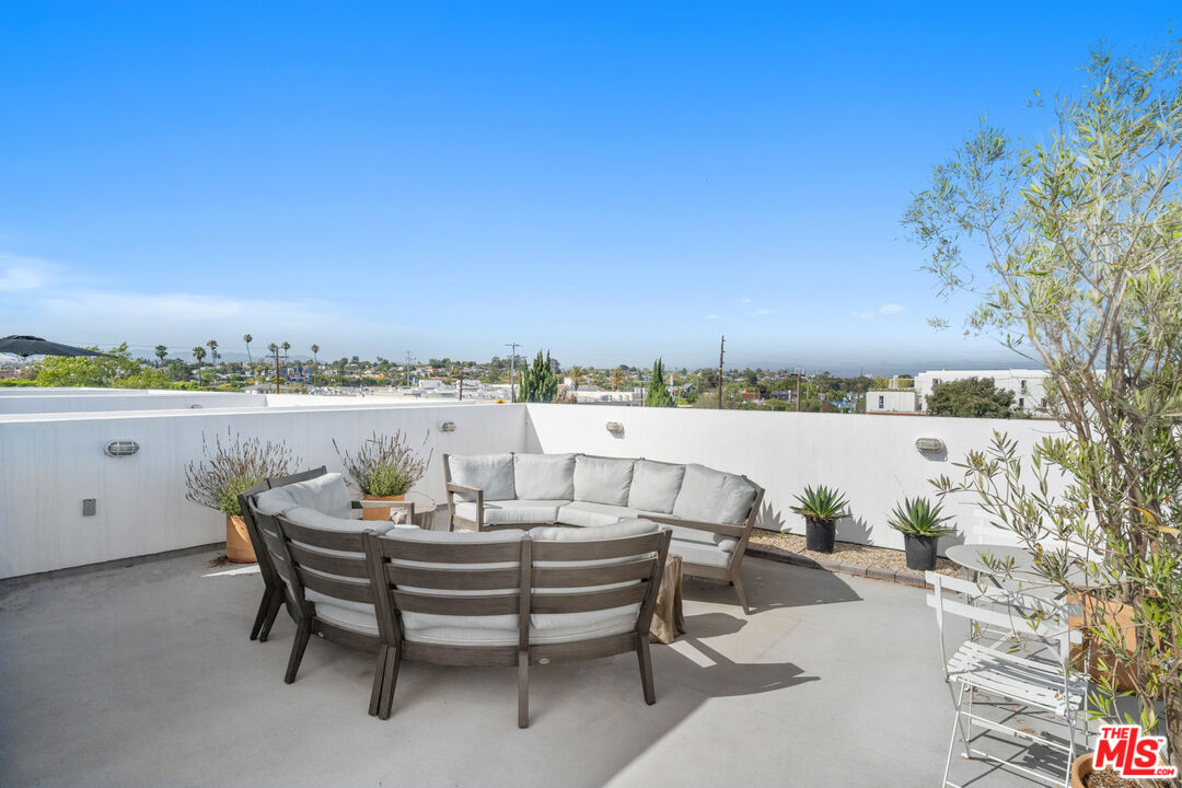 660 Rose Avenue, Unit 4 Venice, CA 90291 - Photo 23 of 25