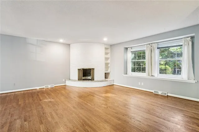 $369,950 | 9516 Woodson Drive, Overland Park, KS 66207