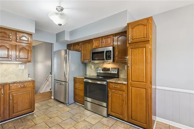 $369,950 | 9516 Woodson Drive, Overland Park, KS 66207