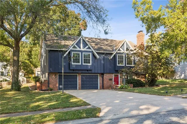 $369,950 | 9516 Woodson Drive, Overland Park, KS 66207