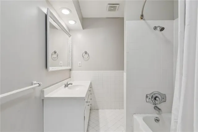 $369,950 | 9516 Woodson Drive, Overland Park, KS 66207