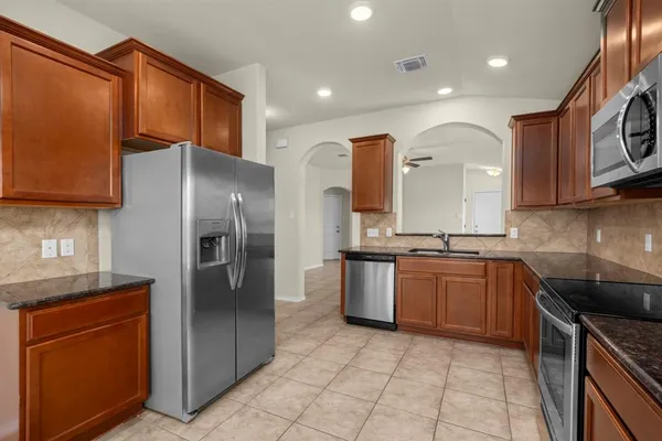$1,775 | 101 Plata Lane, Jarrell, TX 76537
