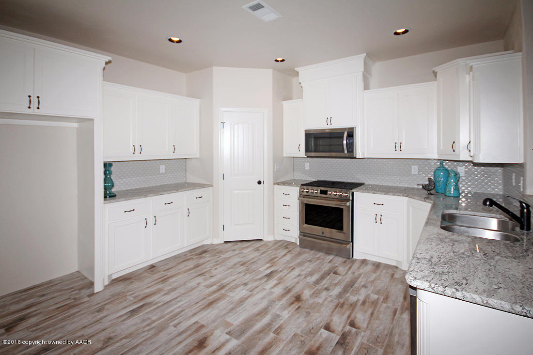 7405 Rochester Drive Amarillo, TX 79118 - Photo 12 of 32 Kitchen