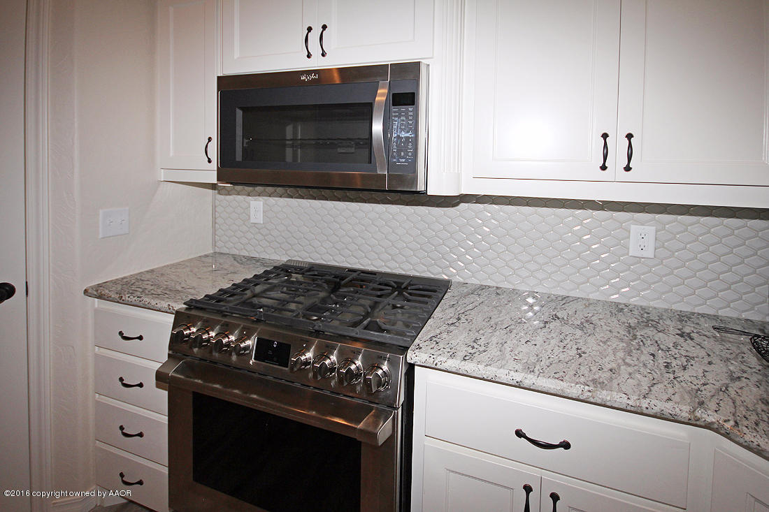 7405 Rochester Drive Amarillo, TX 79118 - Photo 13 of 32 Kitchen Granite