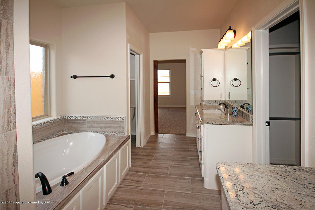 7405 Rochester Drive Amarillo, TX 79118 - Photo 17 of 32 Master Bath