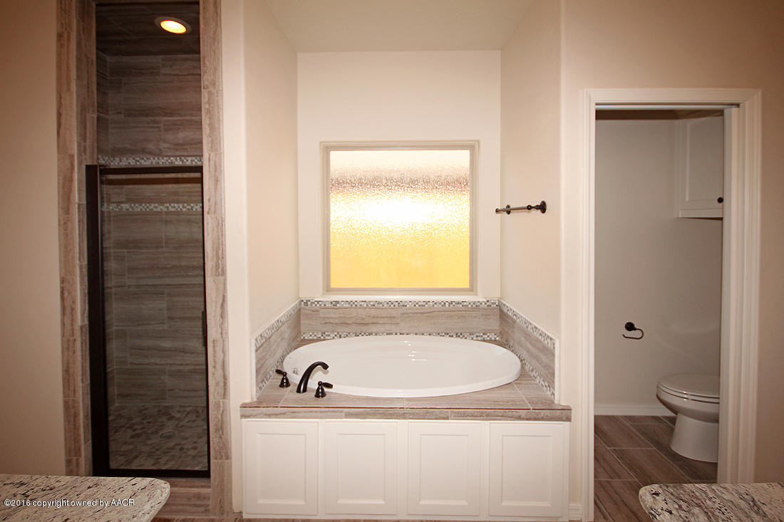 7405 Rochester Drive Amarillo, TX 79118 - Photo 18 of 32 Master Bath