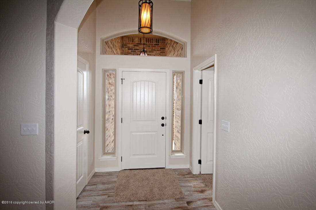 7405 Rochester Drive Amarillo, TX 79118 - Photo 5 of 32 Entry