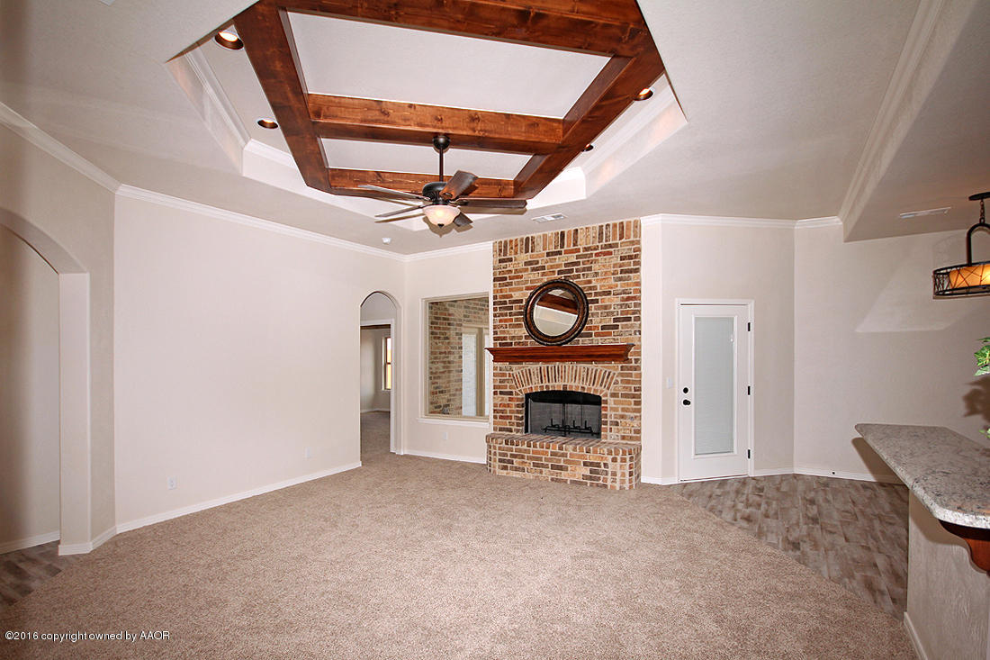 7405 Rochester Drive Amarillo, TX 79118 - Photo 8 of 32 Living Area