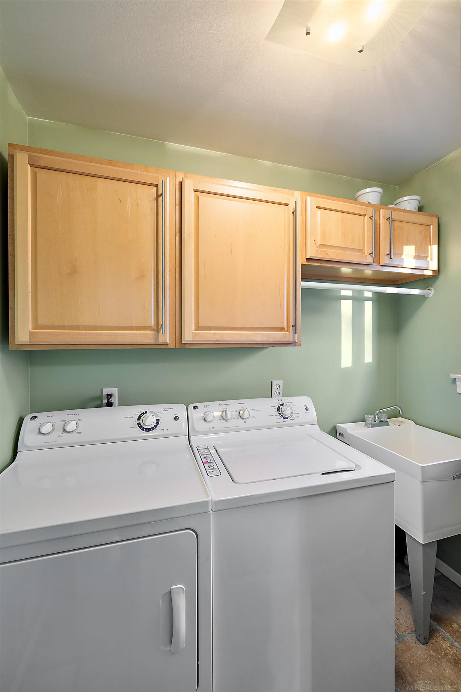 485 Grace Rochester, MI 48307 - Photo 25 of 58 50129259-28795a94-cff5-4eac-845a-1f66e53e8c13.JPG