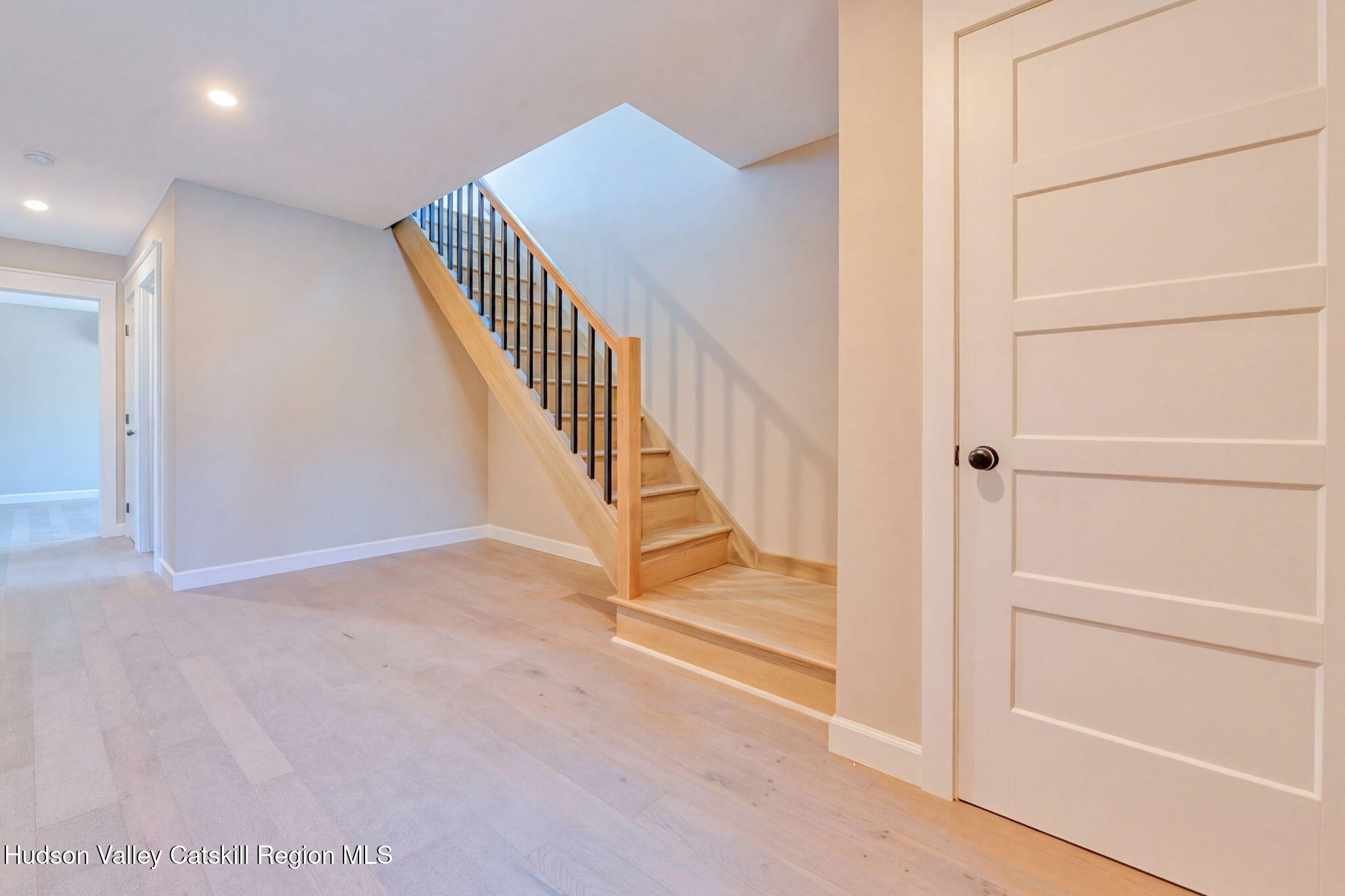 11 Mueller Road Saugerties, NY 12453 - Photo 10 of 36 40-foyer-2