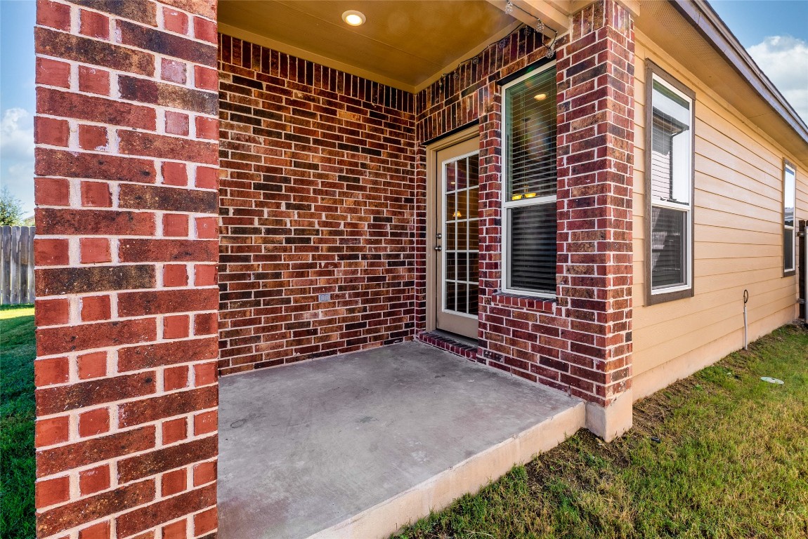 2950 East Old Settlers Boulevard, Unit 82 Round Rock, TX 78665 - Photo 25 of 31 a view of a brick building