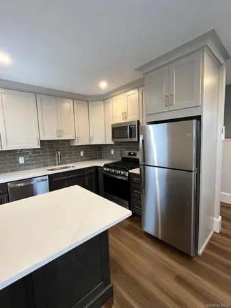 $3,300 | 19 Hudson Terrace, Unit 2ND FLOOR (WALKUP), Sleepy Hollow, NY 10591