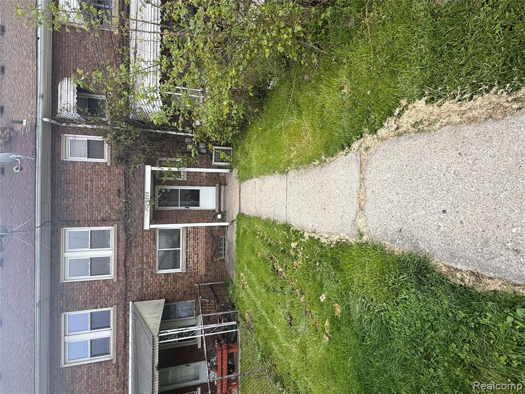 6306 Schaefer Road Dearborn, MI 48126 - Photo 4 of 17