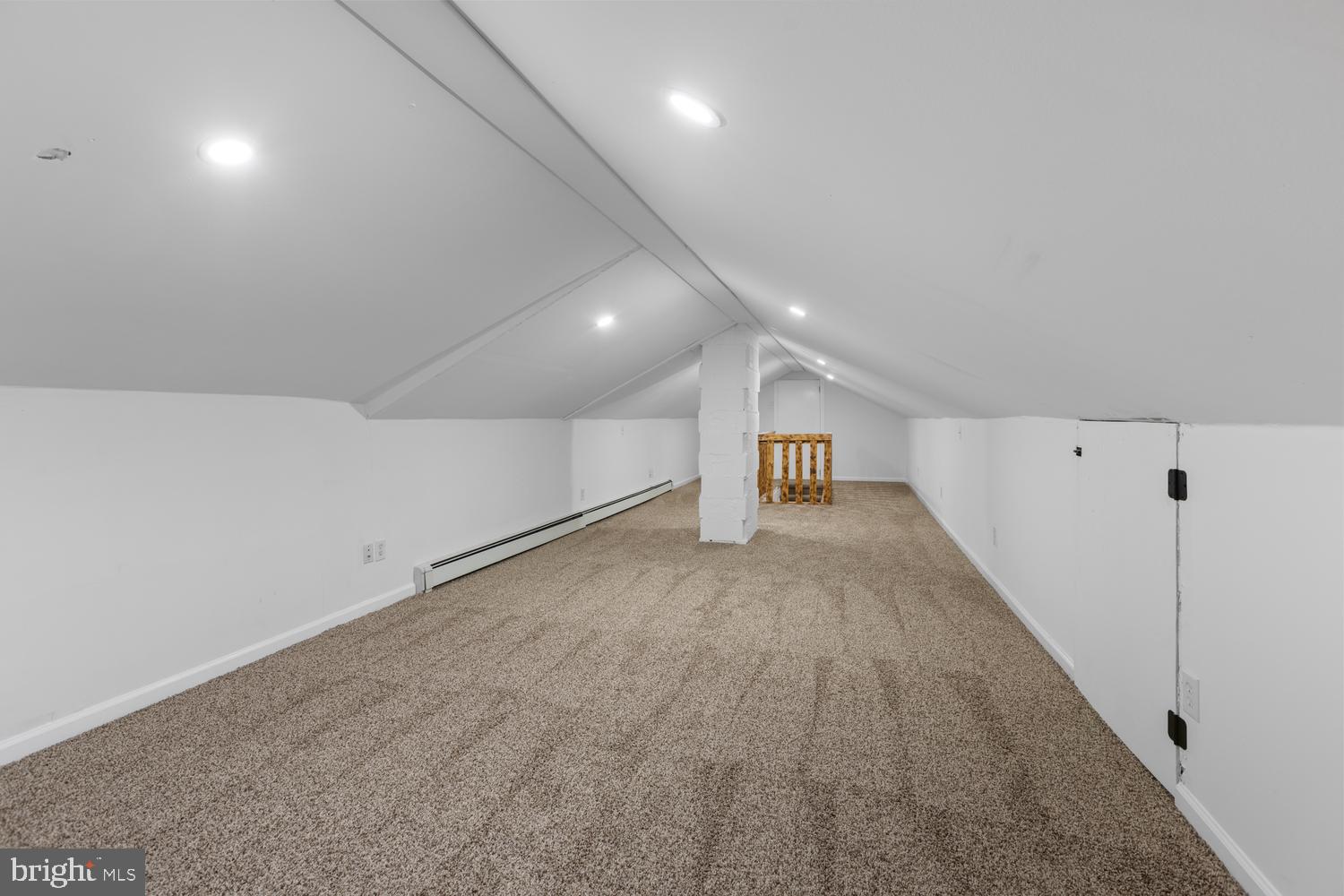 7 Cedarhurst Circle Lancaster, PA 17603 - Photo 21 of 24 a view of a hallway with stairs