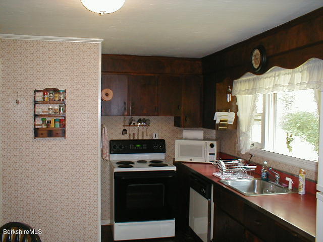 18 Edgemere Road Dalton, MA 01226 - Photo 3 of 10 Kitchen