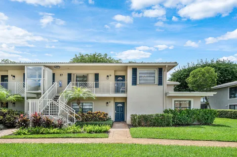 $149,900 | 37 Stratford Lane West, Unit D, Boynton Beach, FL 33436