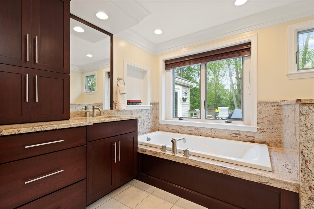 53 Hollytree Road Stoughton, MA 02072 - Photo 15 of 33 Gallery Image 15