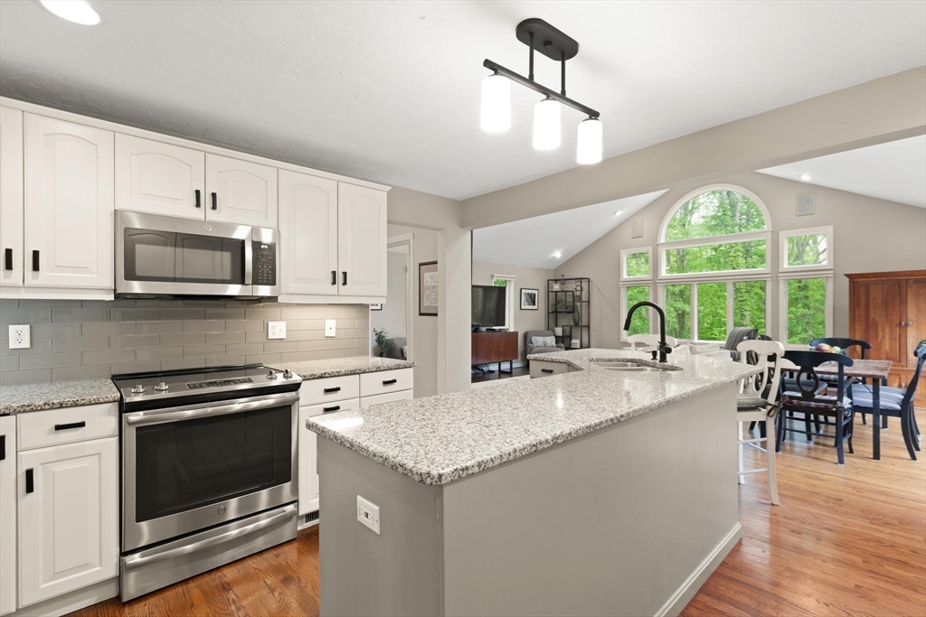 53 Hollytree Road Stoughton, MA 02072 - Photo 5 of 33 Gallery Image 5