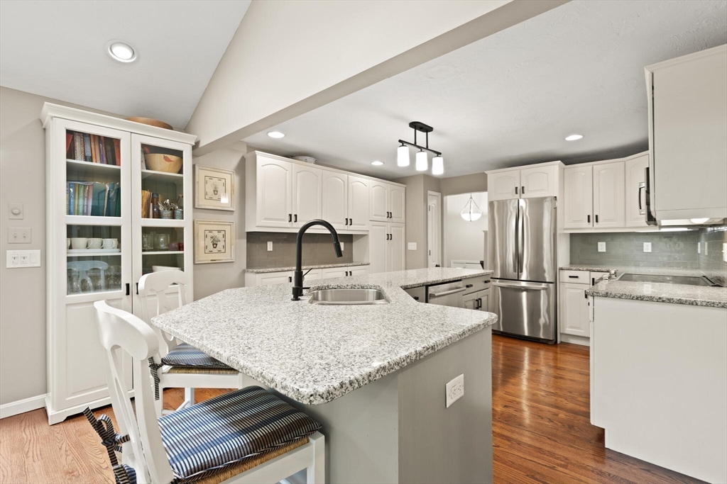 53 Hollytree Road Stoughton, MA 02072 - Photo 6 of 33 Gallery Image 6