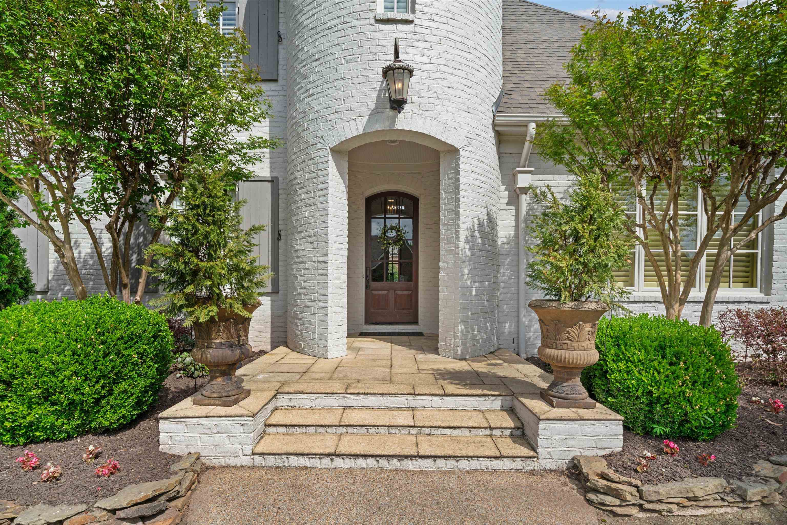 1328 Bridgepointe Drive Collierville, TN 38017 - Photo 2 of 38
