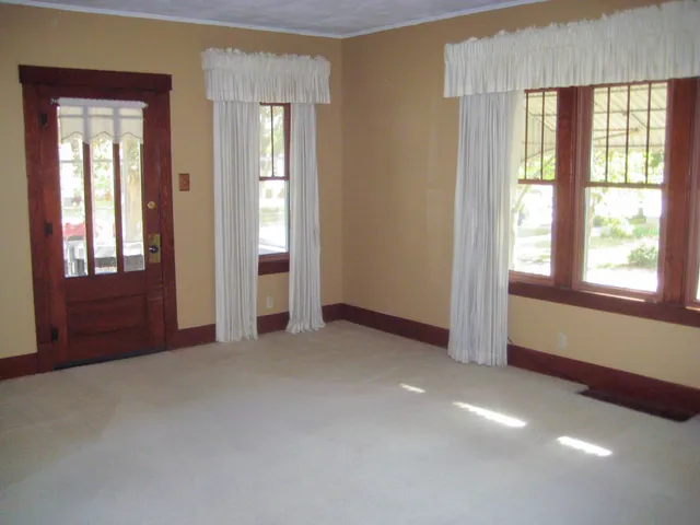 $240,000 | 523 South Michigan Street, Prairie du Chien, WI 53821