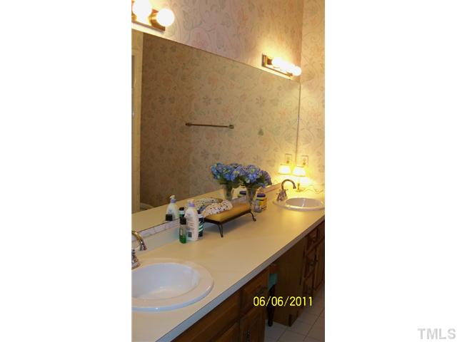 2618 Sawmill Road Raleigh, NC 27613 - Photo 8 of 15