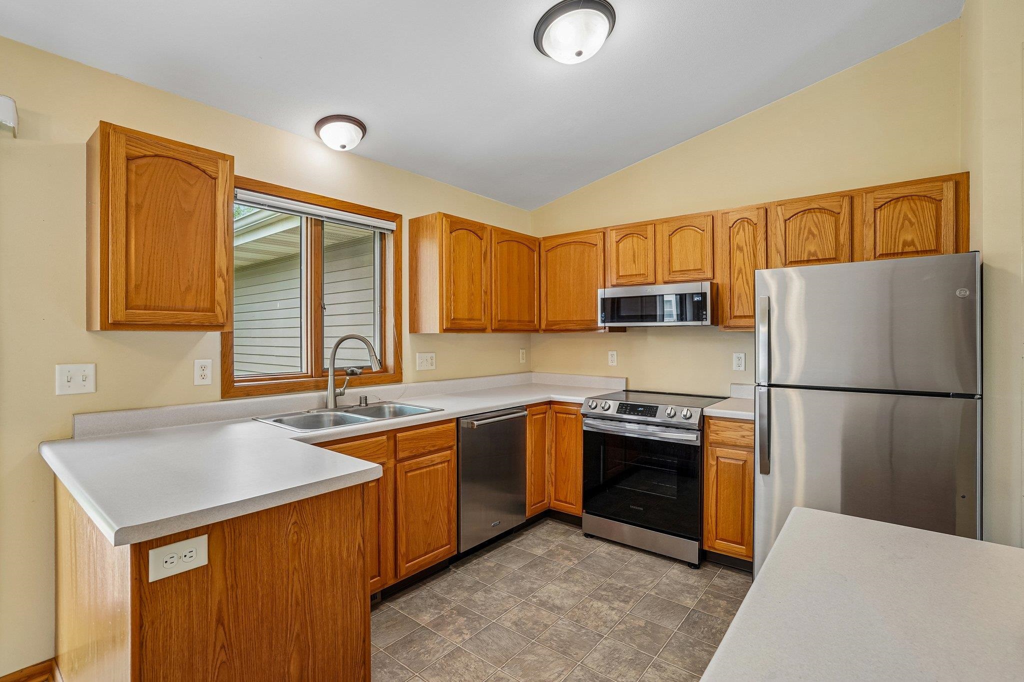 7526 Crawling Stone Road Madison, WI 53719 - Photo 15 of 44