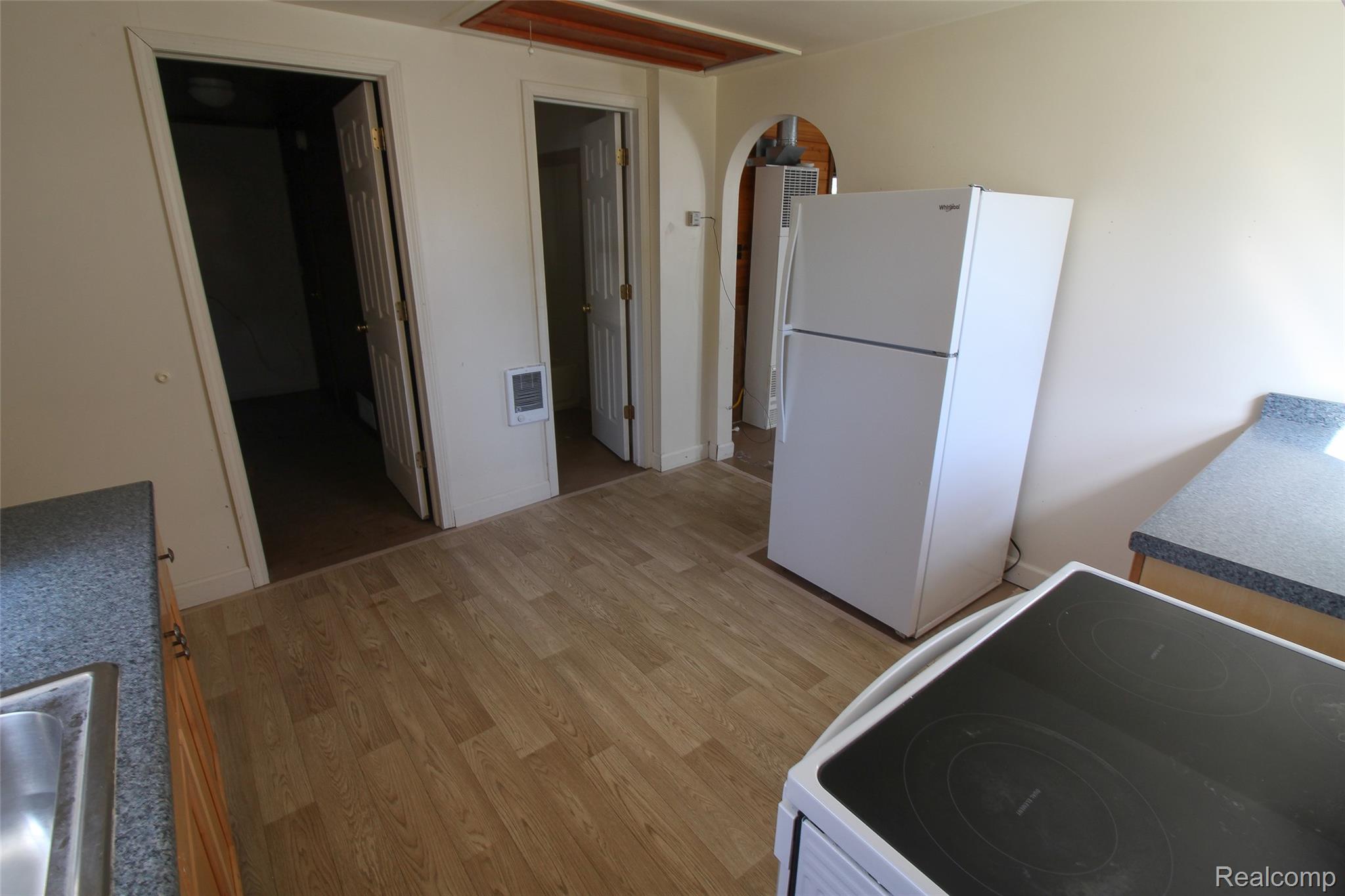 2615 Watkins Lake Road Waterford, MI 48328 - Photo 17 of 19 Kitchen area