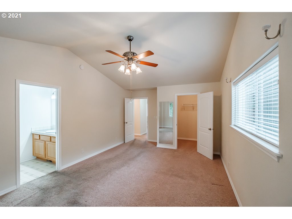 549 Mountain View Road Sweet Home, OR 97386 - Photo 11 of 26 Gallery Image 11