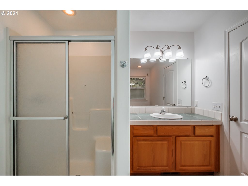 549 Mountain View Road Sweet Home, OR 97386 - Photo 13 of 26 Gallery Image 13