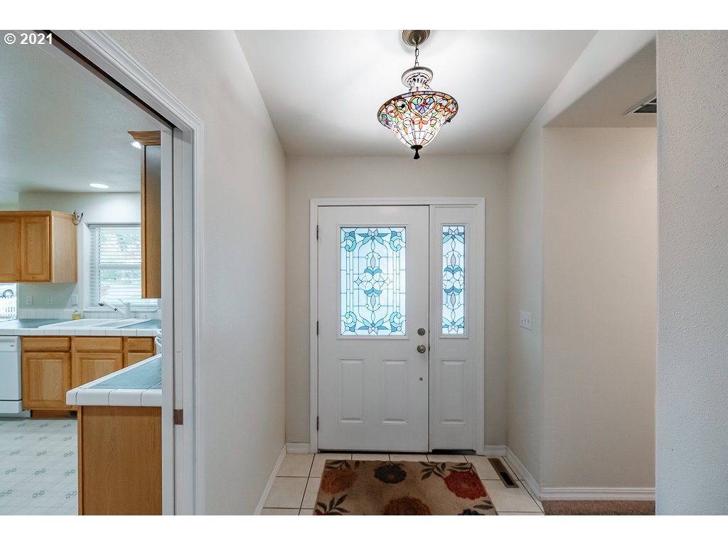 549 Mountain View Road Sweet Home, OR 97386 - Photo 15 of 26 Gallery Image 15