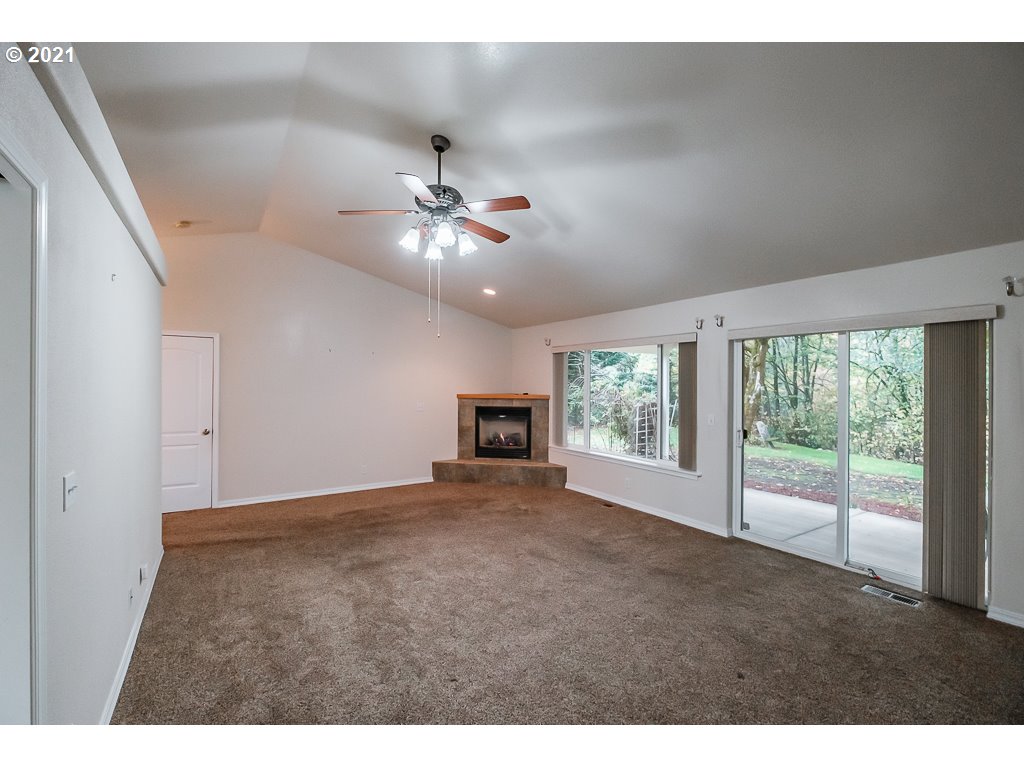 549 Mountain View Road Sweet Home, OR 97386 - Photo 17 of 26 Gallery Image 17