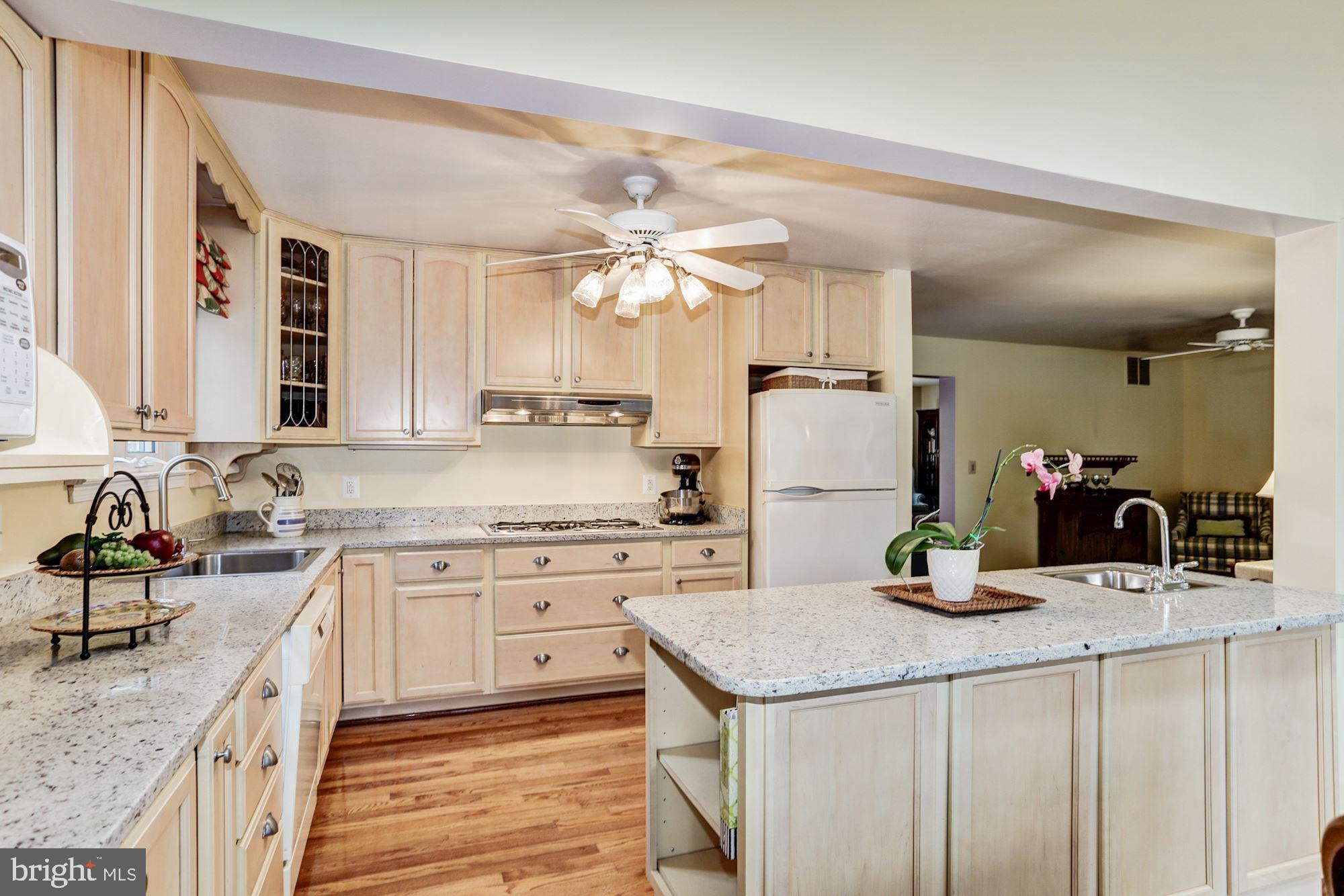 474 Edgewater Road Pasadena, MD 21122 - Photo 8 of 39 Kitchen