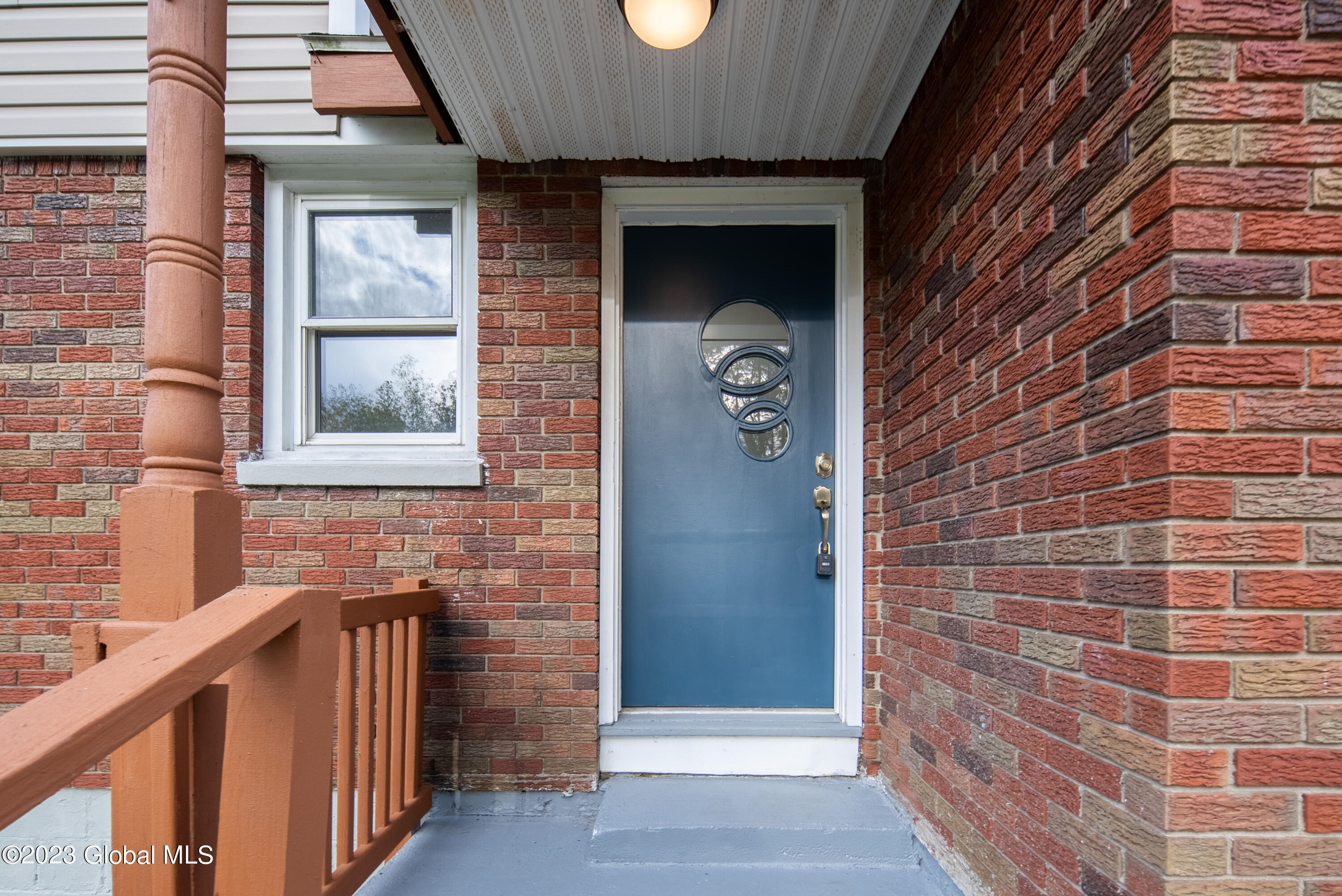 166 Blue Barns Road Clifton Park, NY 12027 - Photo 2 of 43 002