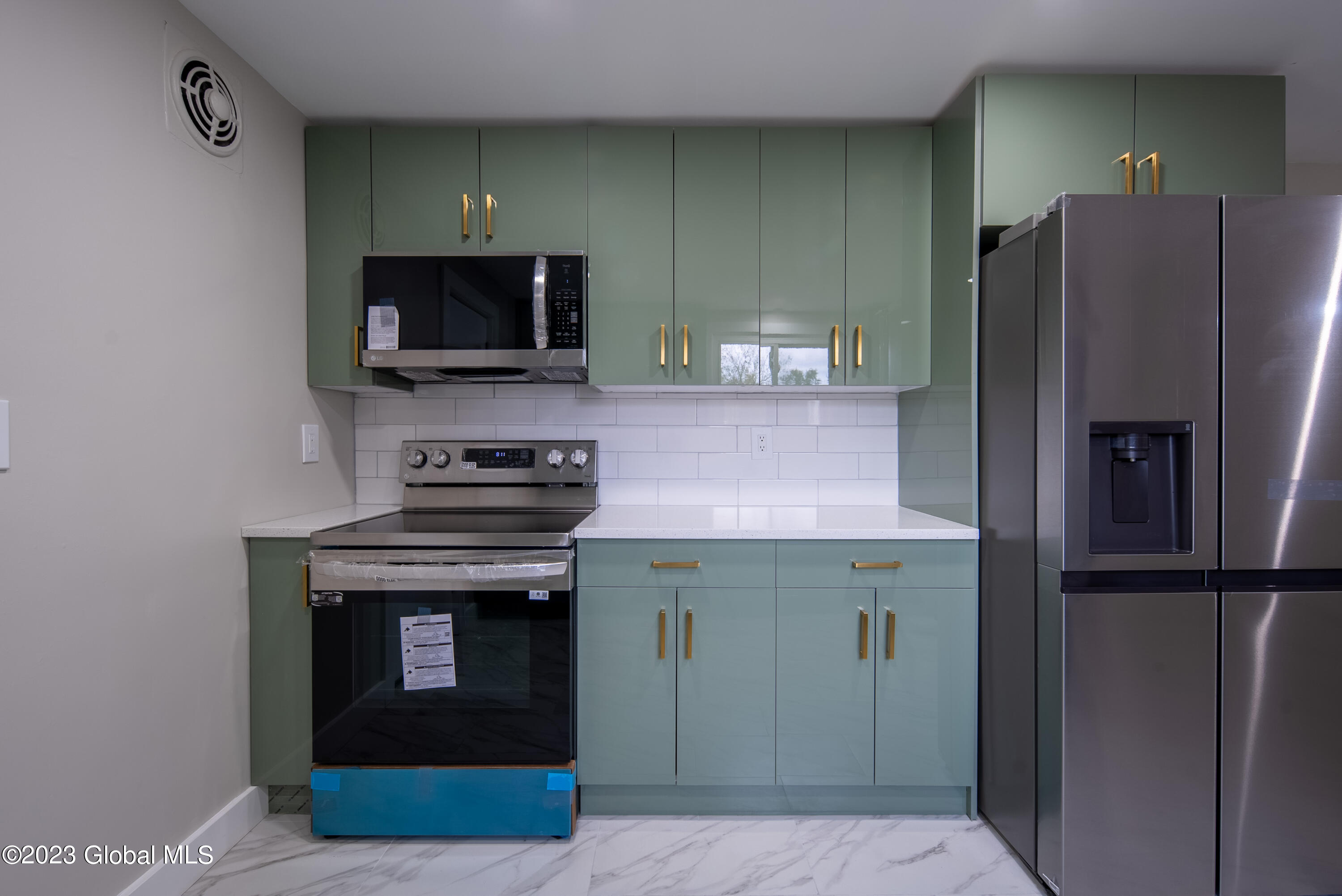 166 Blue Barns Road Clifton Park, NY 12027 - Photo 9 of 43 010