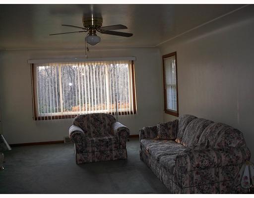 1833 Mohawk School Road Edinburg, PA 16116 - Photo 8 of 18 Living Room.