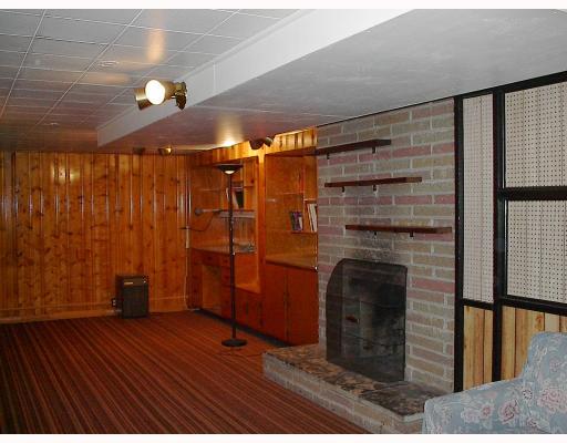 1833 Mohawk School Road Edinburg, PA 16116 - Photo 9 of 18 Den/Family/Great Room.