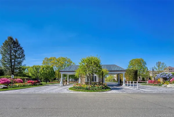 $1,249,000 | 333 East Overlook, Port Washington, NY 11050