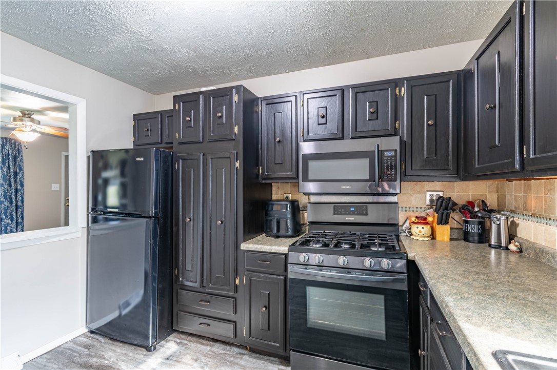 3888 North Taylor Avenue Decatur, IL 62526 - Photo 7 of 22 Gallery Image 7