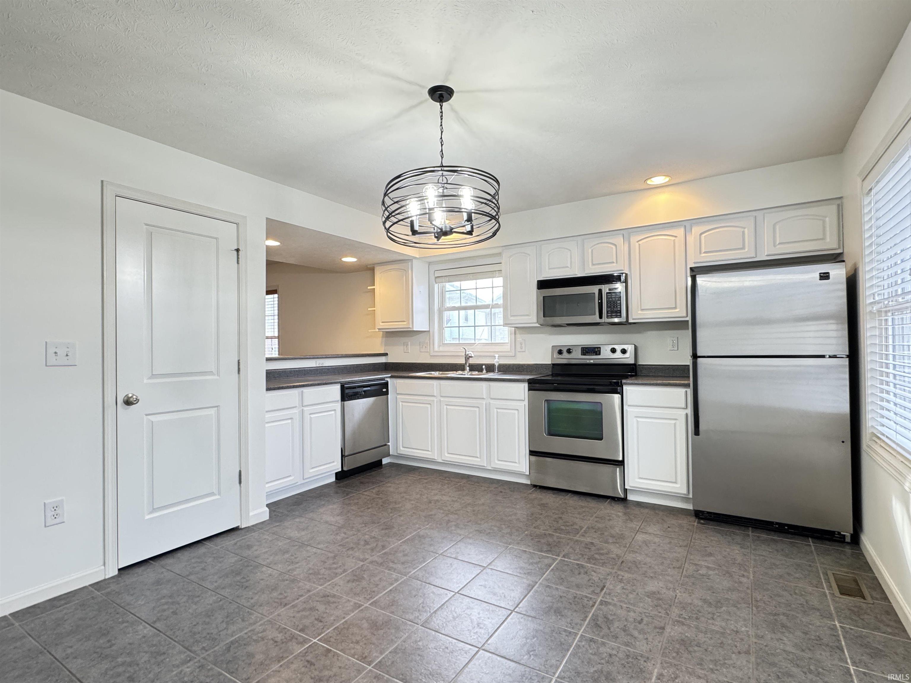 2610 South Addisyn Lane Bloomington, IN 47403 - Photo 2 of 23