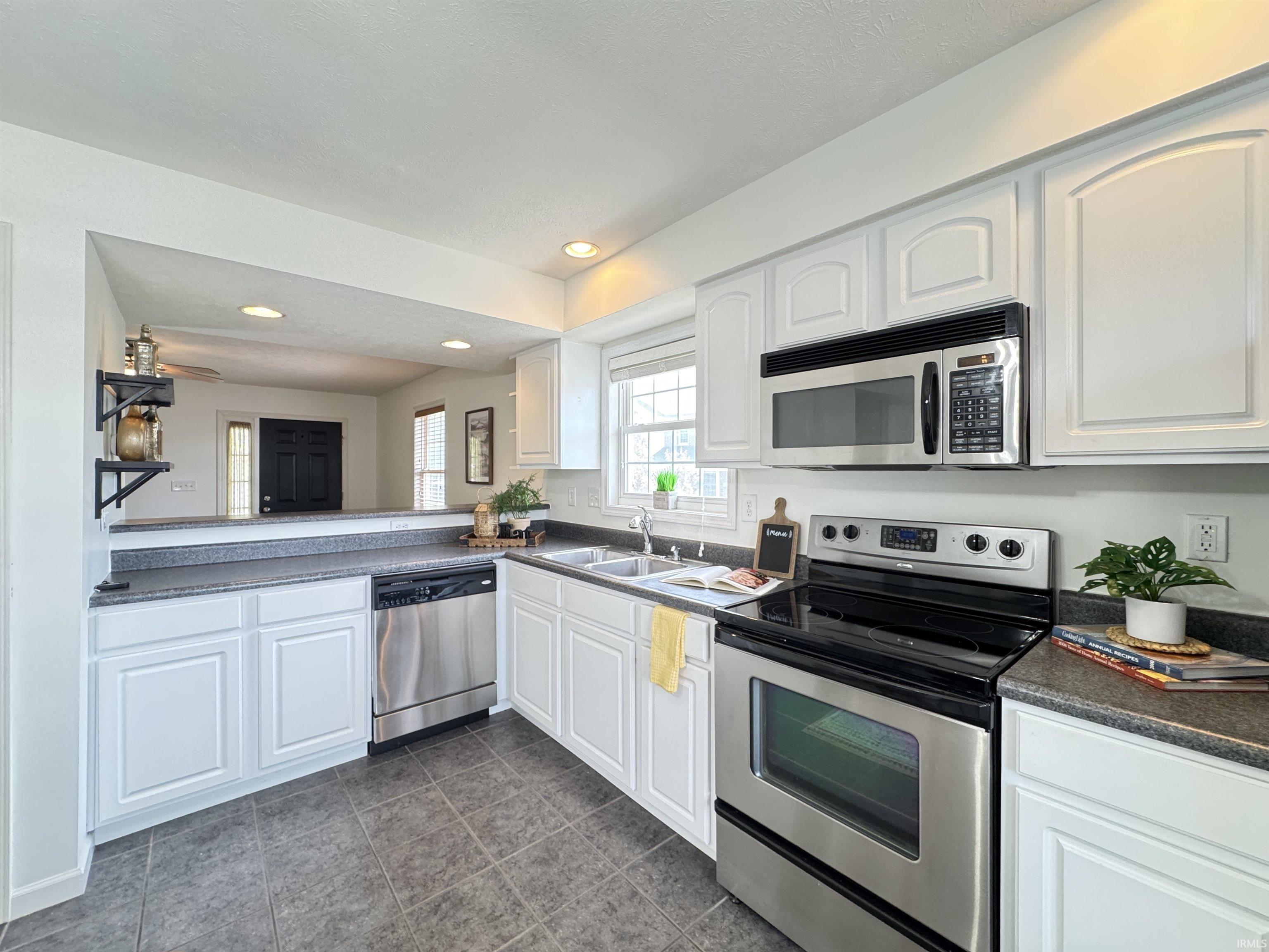 2610 South Addisyn Lane Bloomington, IN 47403 - Photo 4 of 25