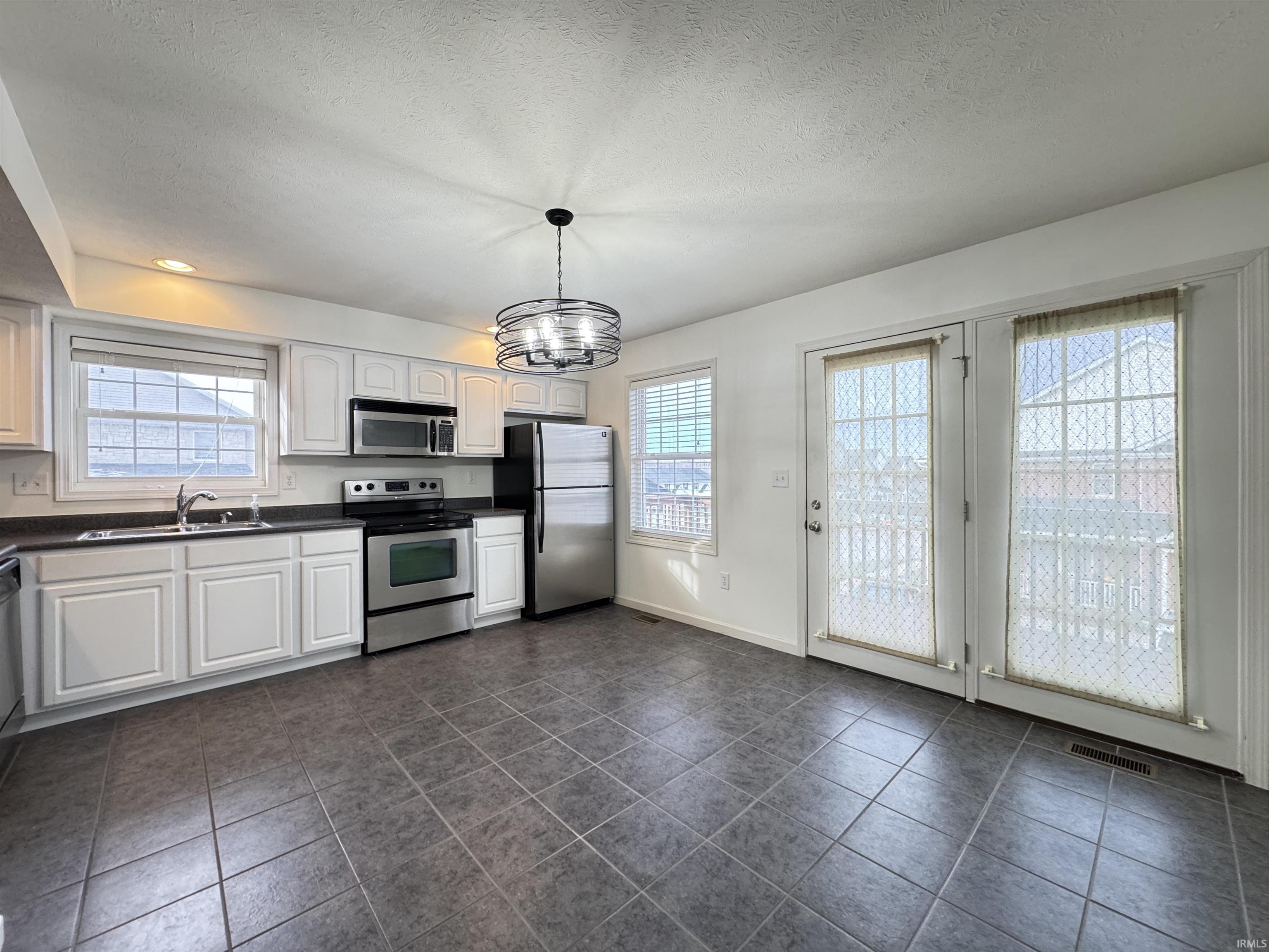 2610 South Addisyn Lane Bloomington, IN 47403 - Photo 5 of 23