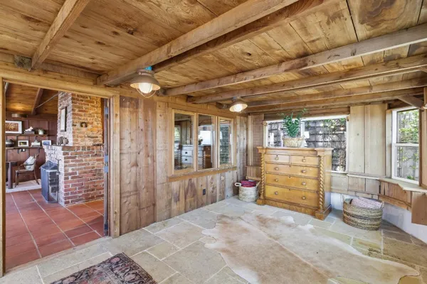 a view of a storage & utility room