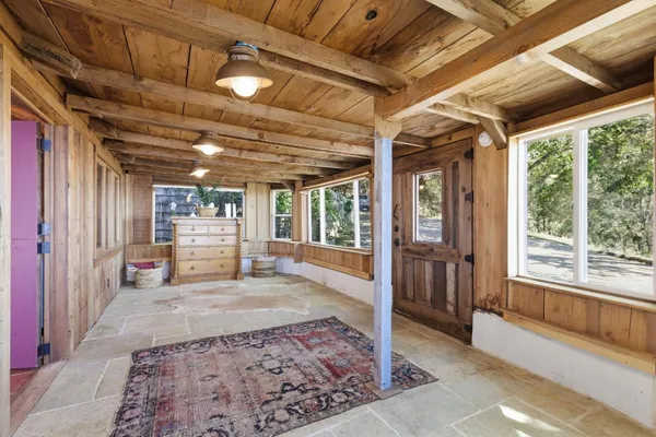 a big room with closet