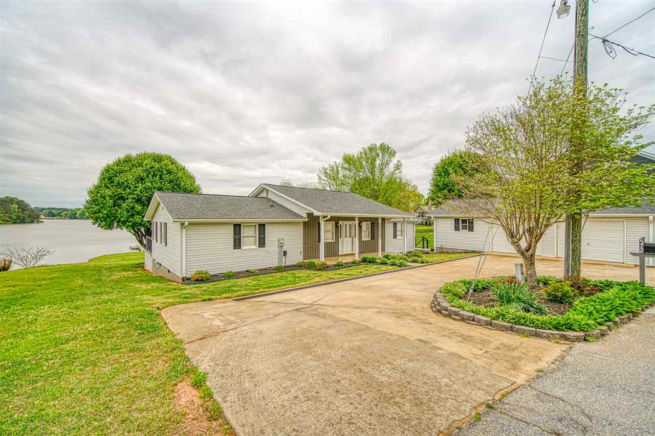 572 Brown Arrow Circle Inman, SC 29349 - Photo 1 of 33 Gallery Image 1
