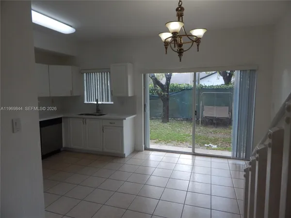 $3,300 | 8986 West Flagler Street, Unit 9, Miami, FL 33174