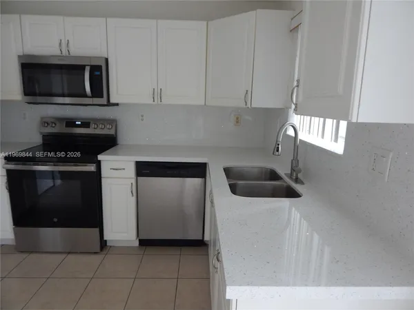 $3,300 | 8986 West Flagler Street, Unit 9, Miami, FL 33174