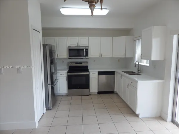$3,300 | 8986 West Flagler Street, Unit 9, Miami, FL 33174