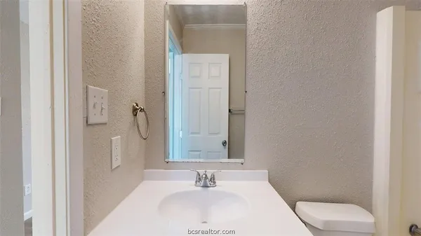 $900 | 806 Oran Circle, Unit F, Bryan, TX 77801